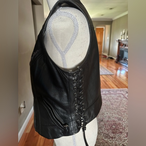 Harley Davidson Leather Vest Woman’s - Picture 6 of 8